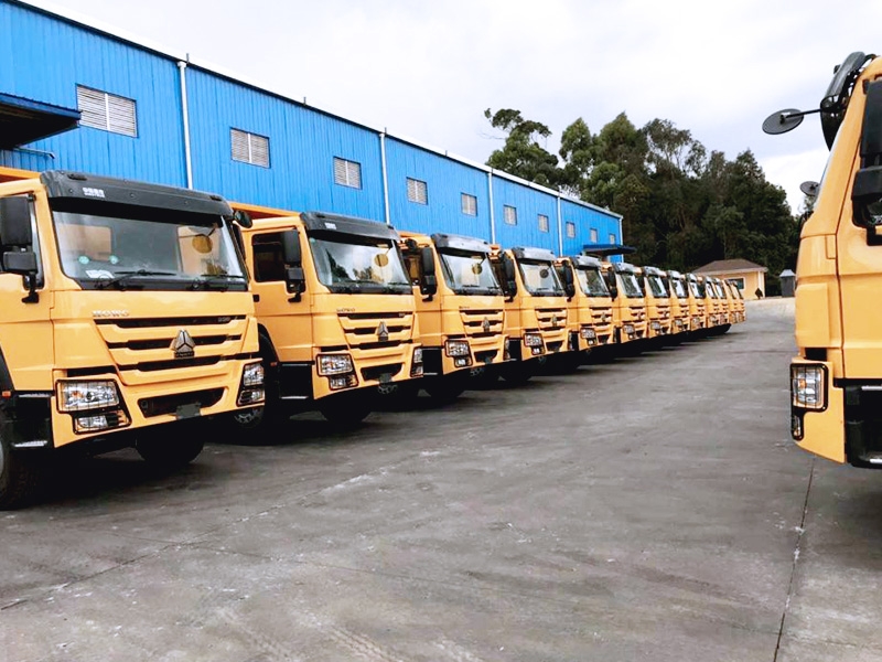 SINOTRUK HOWO-7 Tipper, construction and mining warrior in Africa, ready to go to their battlefield.